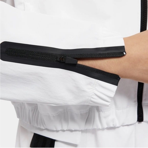 Nike-Pack Weather Resistant Jacket - Picture 5 of 11